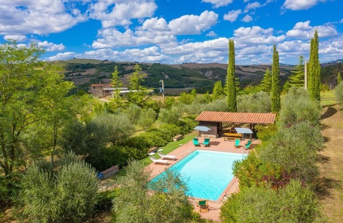 Il Poggio House | Villa in Trevinano, San Casciano dei Bagni, Pool, near the village,free Wi-Fi,up to 14 pers