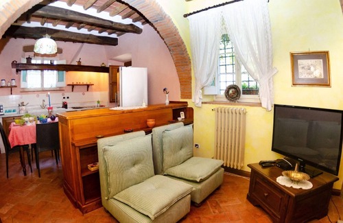 Uzzano House | Villa in Uzzano with Private Pool & Garden