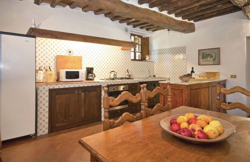 Volpaia Villa | Villa in Volpaia with 6 bedrooms sleeps 11