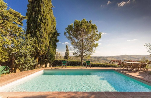 Volpaia Villa | Villa in Volpaia with 6 bedrooms sleeps 11