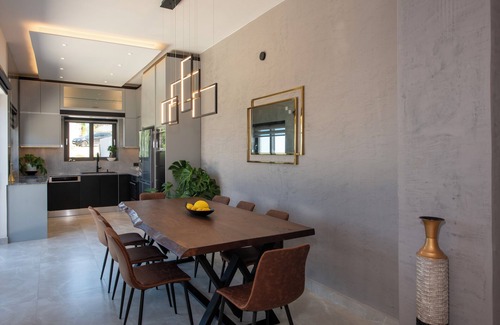 Makhairoi Villa | Villa Ioanna NC, an upper-class accommodation.