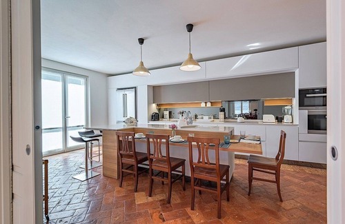 Calozzo Villa | Villa Ippolita: An elegant and welcoming two-story villa located right on the Como Lake, with Free WI-FI.