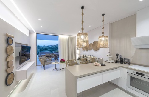 Katomerion Villa | Villa "Ira" with Sea View, Private Pool & Wi-Fi