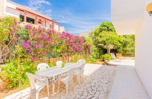 Torre Santa Sabina Villa | Villa Irene - Large garden - Privacy - Big terrace - 400 m from the beach