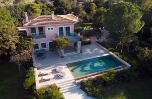 Kilada Villa | Villa Iris - Luxury traditional beachfront villa with swimming pool
