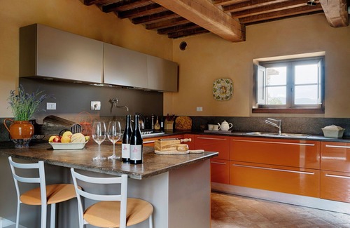 Montelaguardia Villa | Villa in San Giovanni Del Pantano with 7 bedrooms sleeps 14