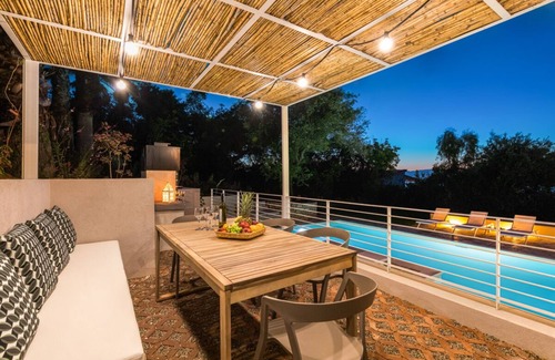 Dafnata Villa | Villa Jacaranda Mauve