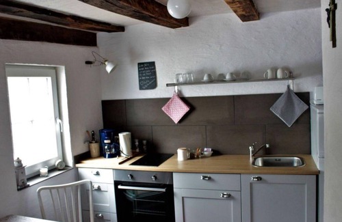 Rotenhain House | Villa JamJam - 2 bed - holiday house, shower, toilet, 1 bedroom