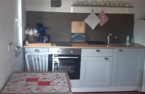 Rotenhain House | Villa JamJam - 2 bed - holiday house, shower, toilet, 1 bedroom