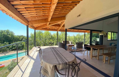 Aubussargues Villa | Villa Japandi with view - en Uzège