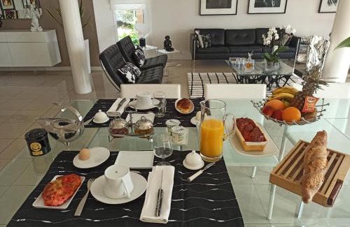 Cournon-dʼAuvergne House | villa josepha