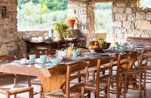 Rignano sull'Arno Villa | Villa just 14 km to Florence, 8 bedrooms. Garden, private pool and Wi-Fi!