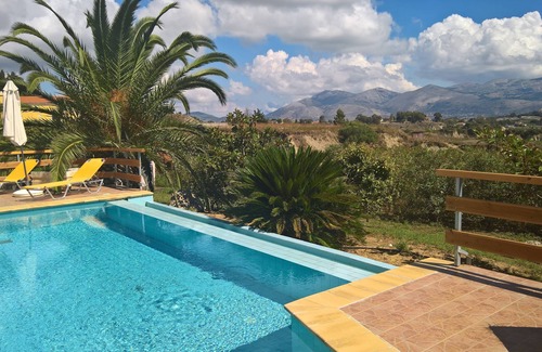 Mantzavinata Villa | Villa Karavaki - 3 bedroom family villa close to Xi beach and Lixouri town
