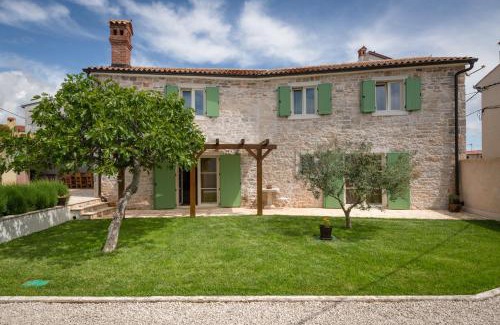 Mali Vareski Villa | Villa Katja near Pula with whirlpool only 3 km from the beach