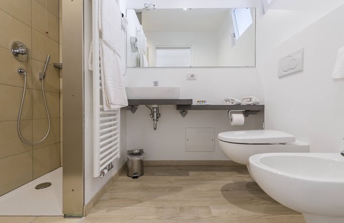 Cisano Hotel | Villa Katy