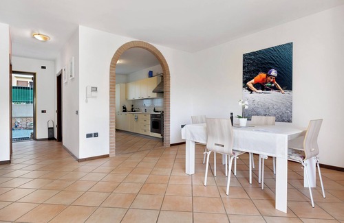 Bolognano-Vignole Villa | Villa 'Katzemburg 9999' with Lake View, Private Garden and Wi-Fi