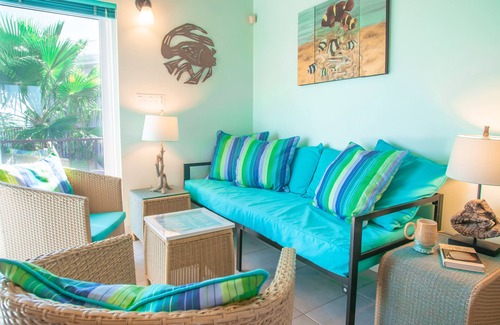 Leeward Settlement House | Villa Kendara~BOOK 12/13-20~BeachFront~Private~Gated~GuestHouse~Panoramic View