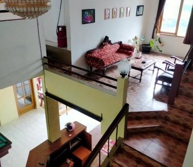 Batu Villa | Villa KenDedes Garden