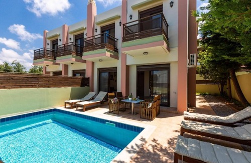 Loutra House | Villa Kerkis,pool &BBQ,10min beach,8km to Rethymno
