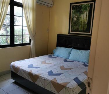 Cipanas Villa | Villa kota bunga 3 kamar full Wifi bersih rapi