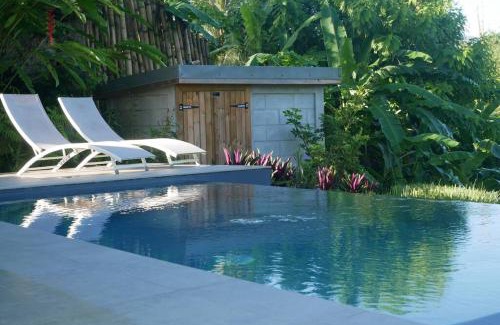 Petit-Bourg Villa | Villa Kumquat avec piscine et vue sur les montagnes
