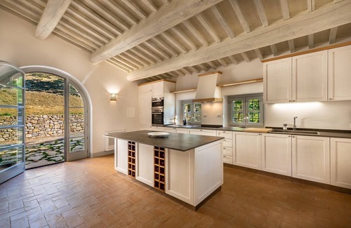 San Casciano dei Bagni Villa | Villa Lucarella With Pool, Air Con, Wifi