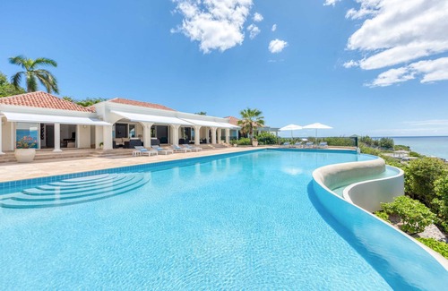 Plum Bay Villa | Villa La Dacha Summar