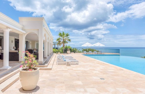 Plum Bay Villa | Villa La Dacha Summar