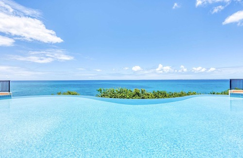 Plum Bay Villa | Villa La Dacha Summar