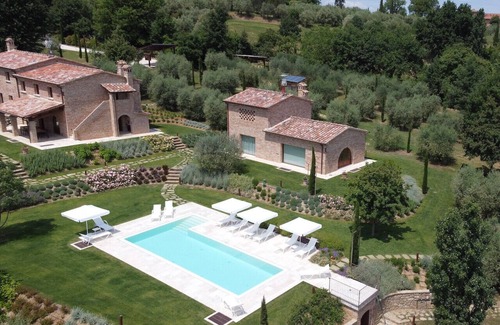 Foiano della Chiana Villa | Villa LA Fonte Promoted By WeekHomes.com