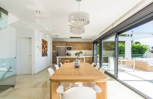 Salobrena Villa | Villa La Perla with private heated pool and great views