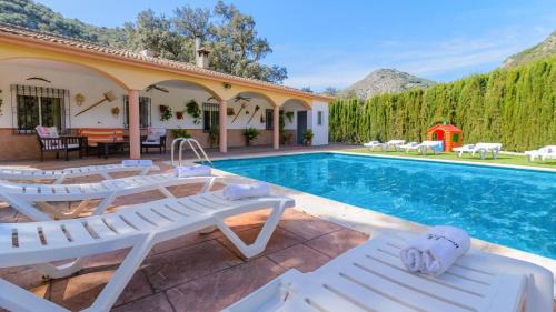 Priego de Cordoba House | Villa la Quinta Priego de Córdoba by Ruralidays