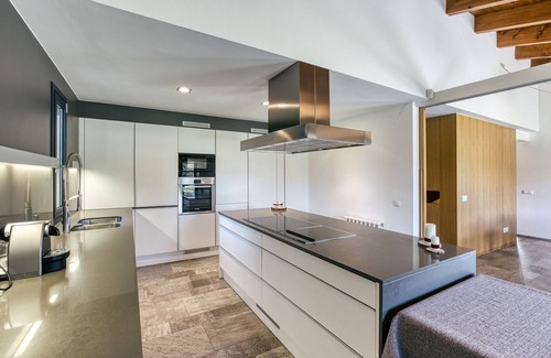 Les Preses Villa | Villa 'La Solfa' with Mountain Views, Wi-Fi and Air Conditioning