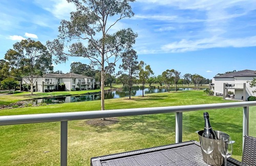 Lovedale Villa | Villa Lago - Designer villa at Rydges Resort