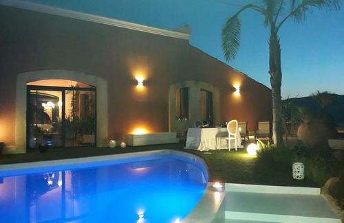 Alcamo Villa | Villa languidly lying down on Mount Bonifato