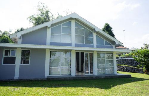 Pakem Villa | Villa Languket I