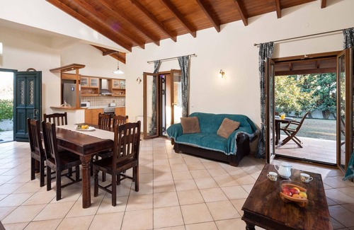 Chalikounas Villa | Villa Lefki Limni Retreat 300m from beach