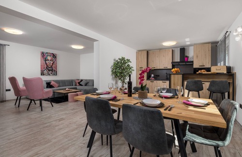 Lipa Villa | Villa Lemily - Five Bedroom with Swimming Pool