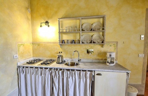 Poggibonsi Villa | Villa Lionella: A splendid three-story villa surrounded by meadows and by green hills, with Free WI-FI.