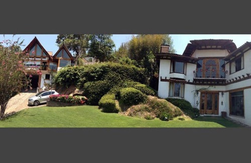 Monte Alto Villa | Villa los Cuatro Manguitos for 20 guests 5 min away from lake & downtown