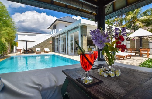 Lovina Villa | Villa Lovina Beach 2 - 4BR Beachfront Villa with Private Pool.