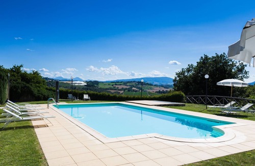 Rupoli Apartment | Villa Luisa, 4 apartments with pool in Orciano, 20 minutes from the Adriatic Coast - apartment Furbo