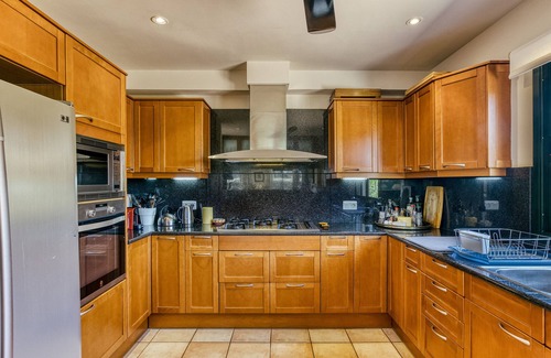 Navata Villa | Villa 'Luxury Golf Villa Torremirona' with Mountain View, Wi-Fi and Air Conditioning