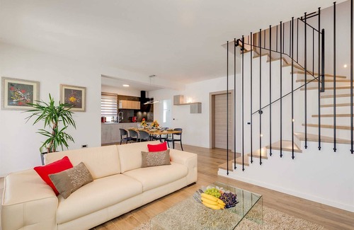 Tar-Vabriga Villa | Villa Lyan with Swimming Pool