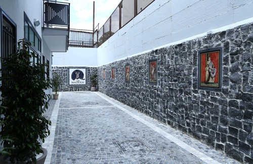 Pompei Apartment | Villa Magiola - Two-room apartment Bacchus 200 meters from the Pompeii excavations. Free parking