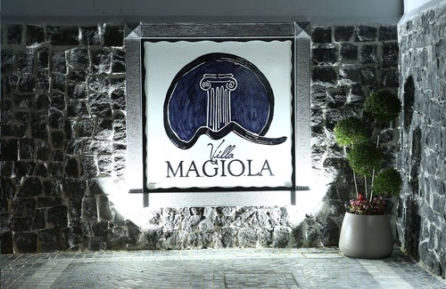 Pompei Apartment | Villa Magiola - Two-room apartment Bacchus 200 meters from the Pompeii excavations. Free parking