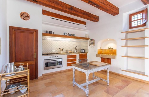 S'Arxiduc Villa | Villa Magnolia - Luxury Mallorcan finca with tennis court, mountain and sea.