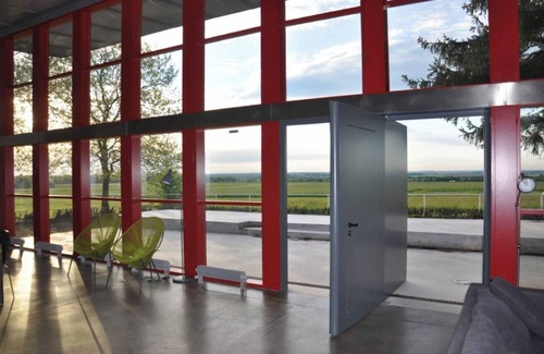 Doncourt-les-Conflans Villa | Villa 'Maison Le Corbusier' with Mountain View, Private Terrace and Wi-Fi