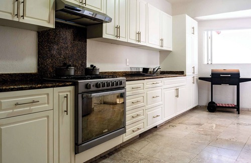 Unta Bruja Villa | Villa Majum: Brisas Guitarron | 5 Bedrooms