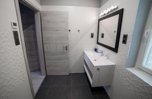 Balatongyorok Apartment | Villa Mangó